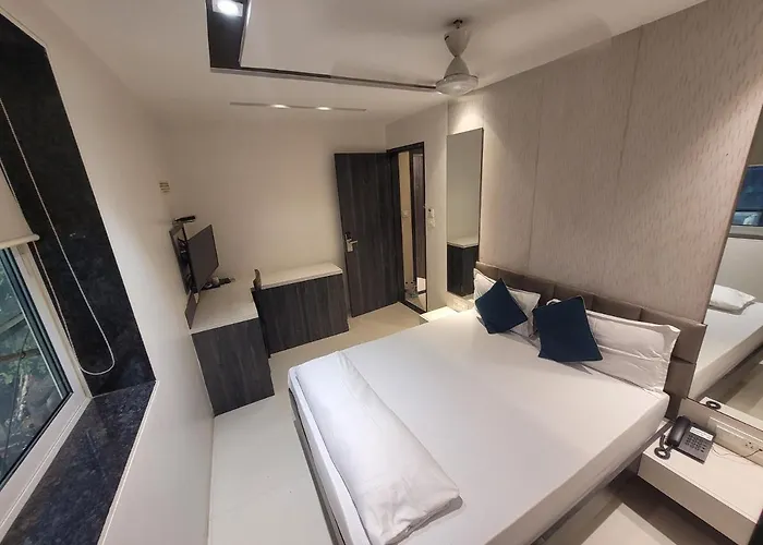 Hotel Heritage - Near Trade Center, Visa Consulate Bkc