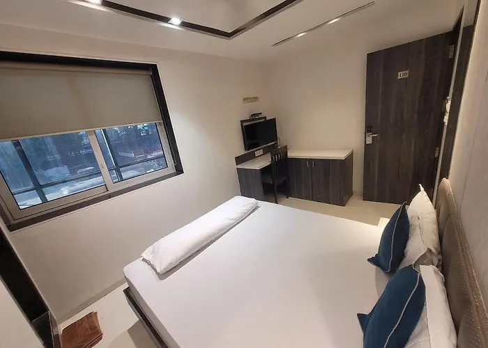 Hotel Heritage - Near Trade Center, Visa Consulate Bkc